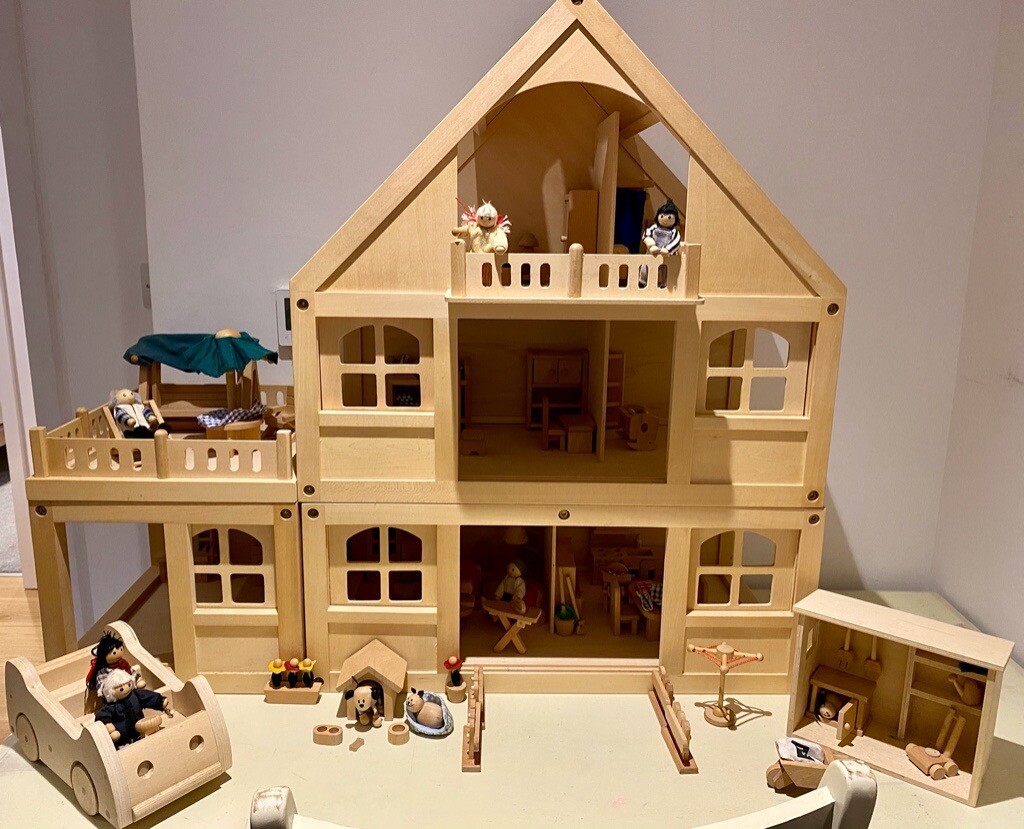 early learning centre wooden dolls house